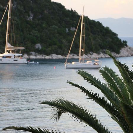 Apartments Leo Katic Lastovo Экстерьер фото