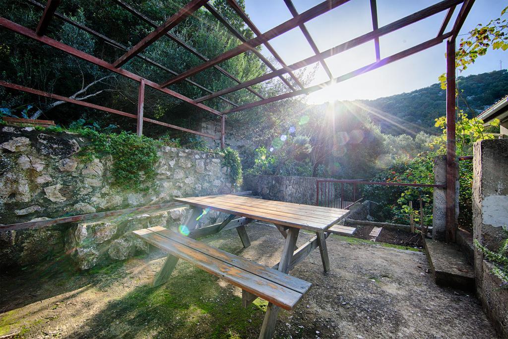 Apartments Leo Katic Lastovo Экстерьер фото