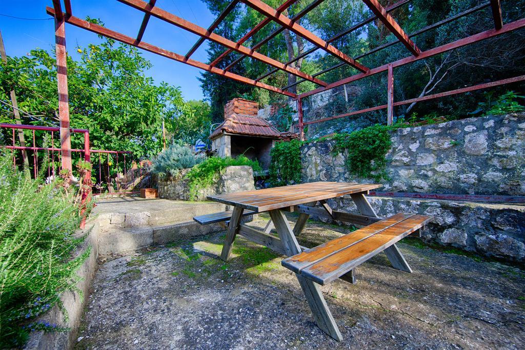 Apartments Leo Katic Lastovo Экстерьер фото