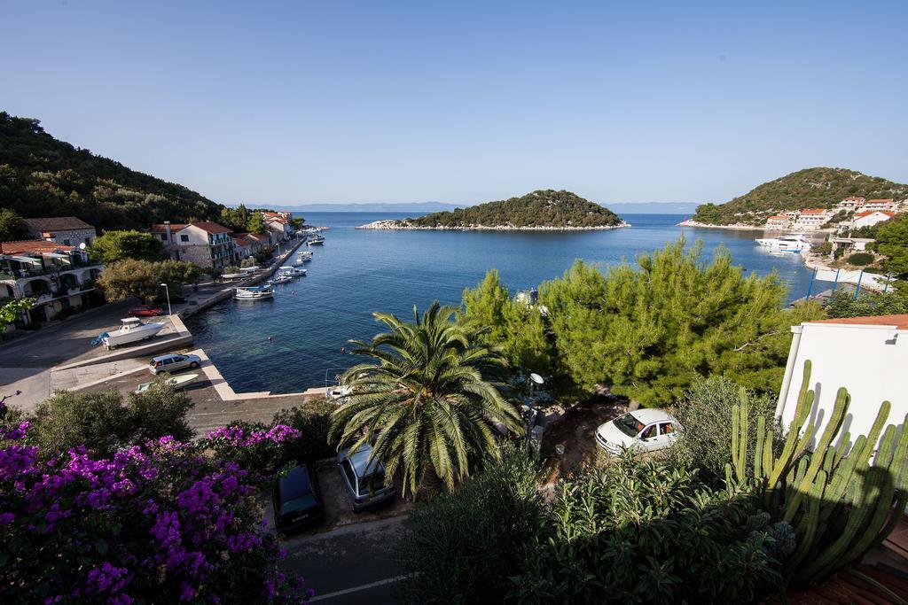 Apartments Leo Katic Lastovo Экстерьер фото