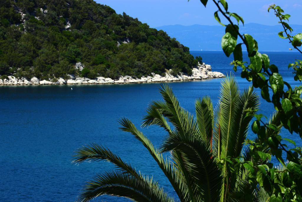 Apartments Leo Katic Lastovo Экстерьер фото