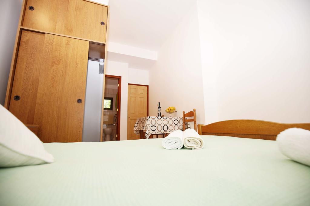 Apartments Leo Katic Lastovo Экстерьер фото