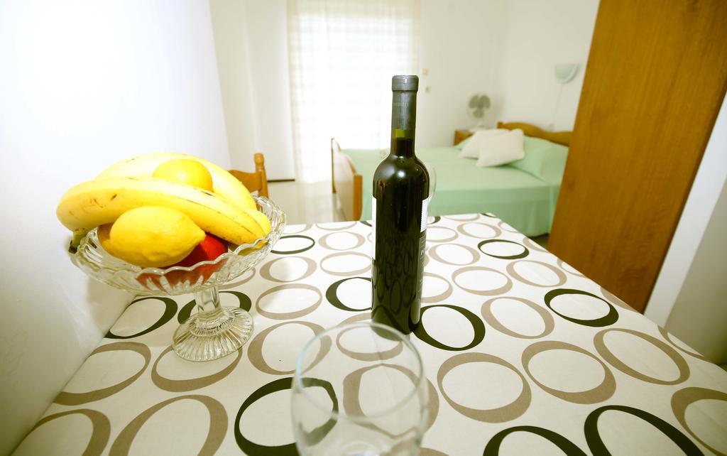 Apartments Leo Katic Lastovo Экстерьер фото