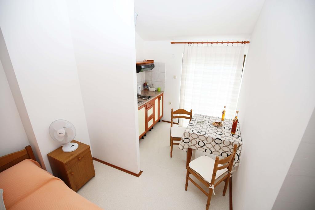 Apartments Leo Katic Lastovo Экстерьер фото