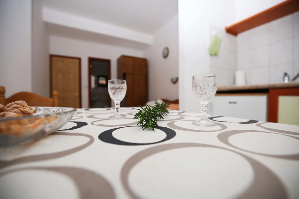 Apartments Leo Katic Lastovo Экстерьер фото