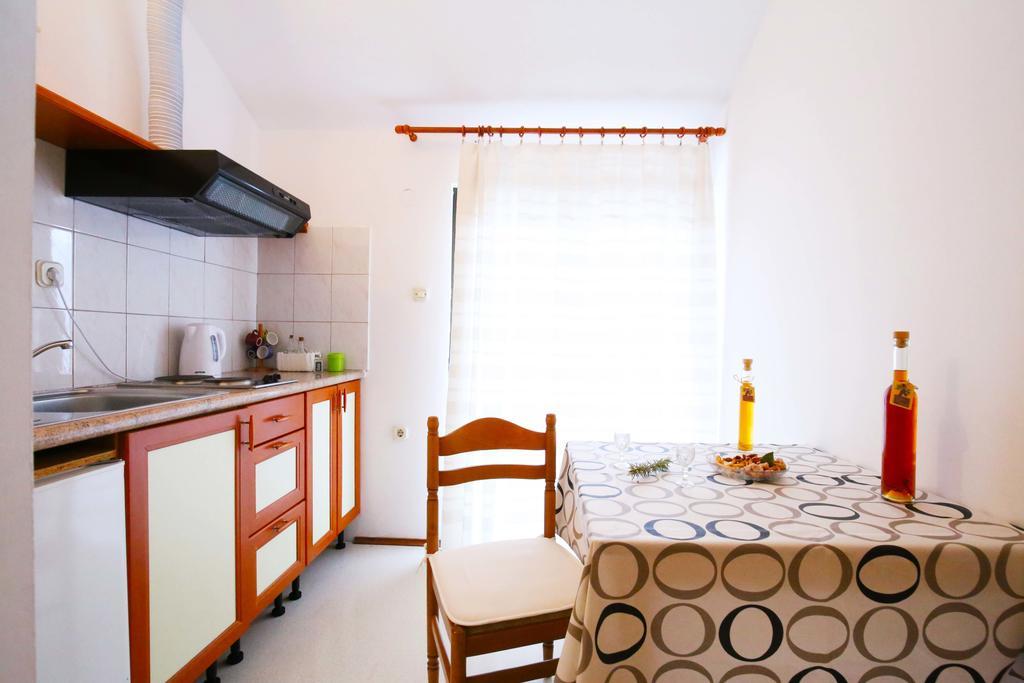 Apartments Leo Katic Lastovo Экстерьер фото