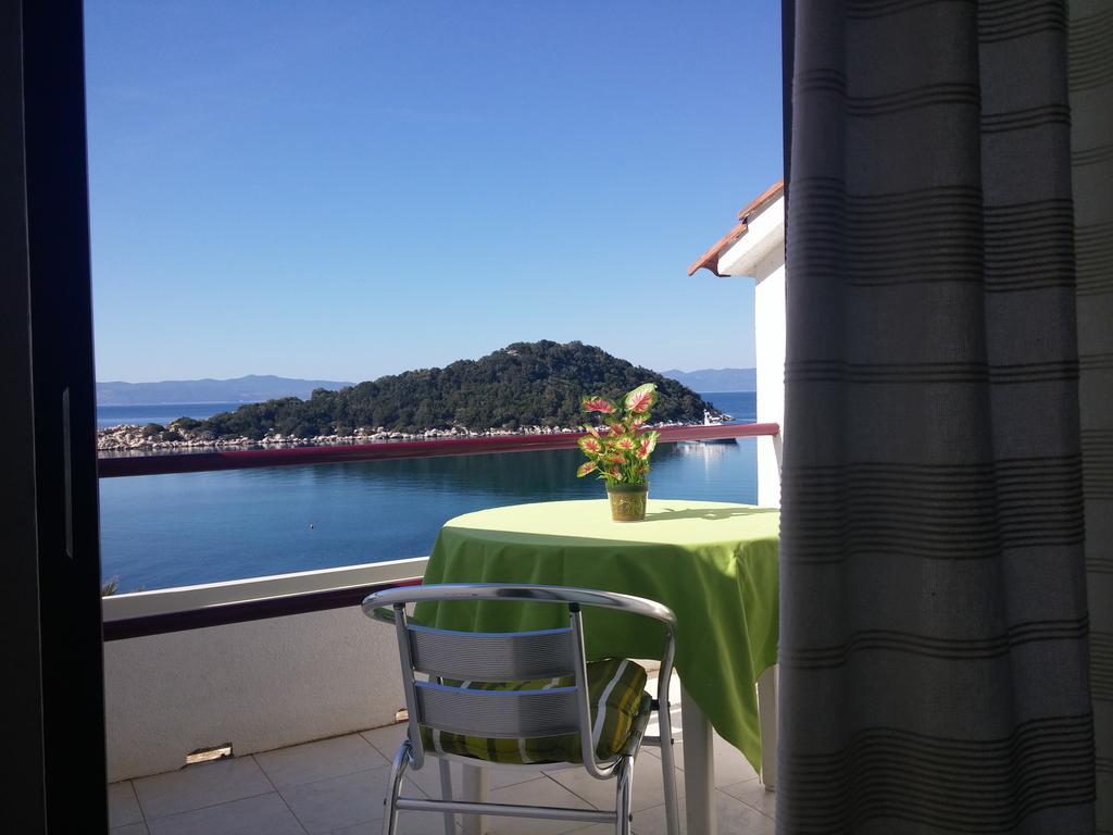 Apartments Leo Katic Lastovo Экстерьер фото